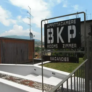  Bed & Breakfast Bikapi